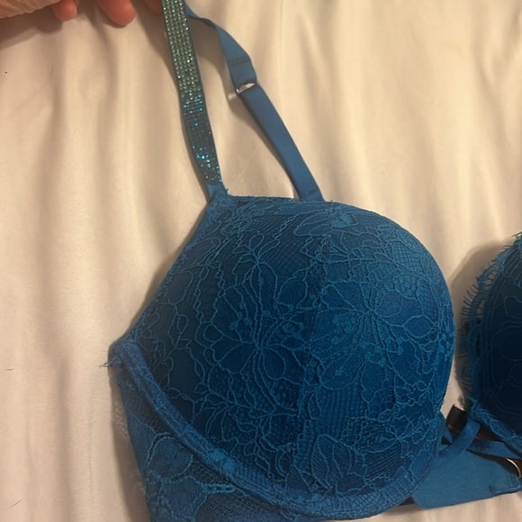 Victoria’s Secret Bombshell Bra 36 B - Picture 3 of 5